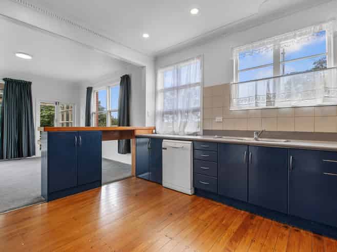11 Kowhai Street , Glenholme