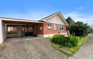 11 Kowhai Street , Glenholme