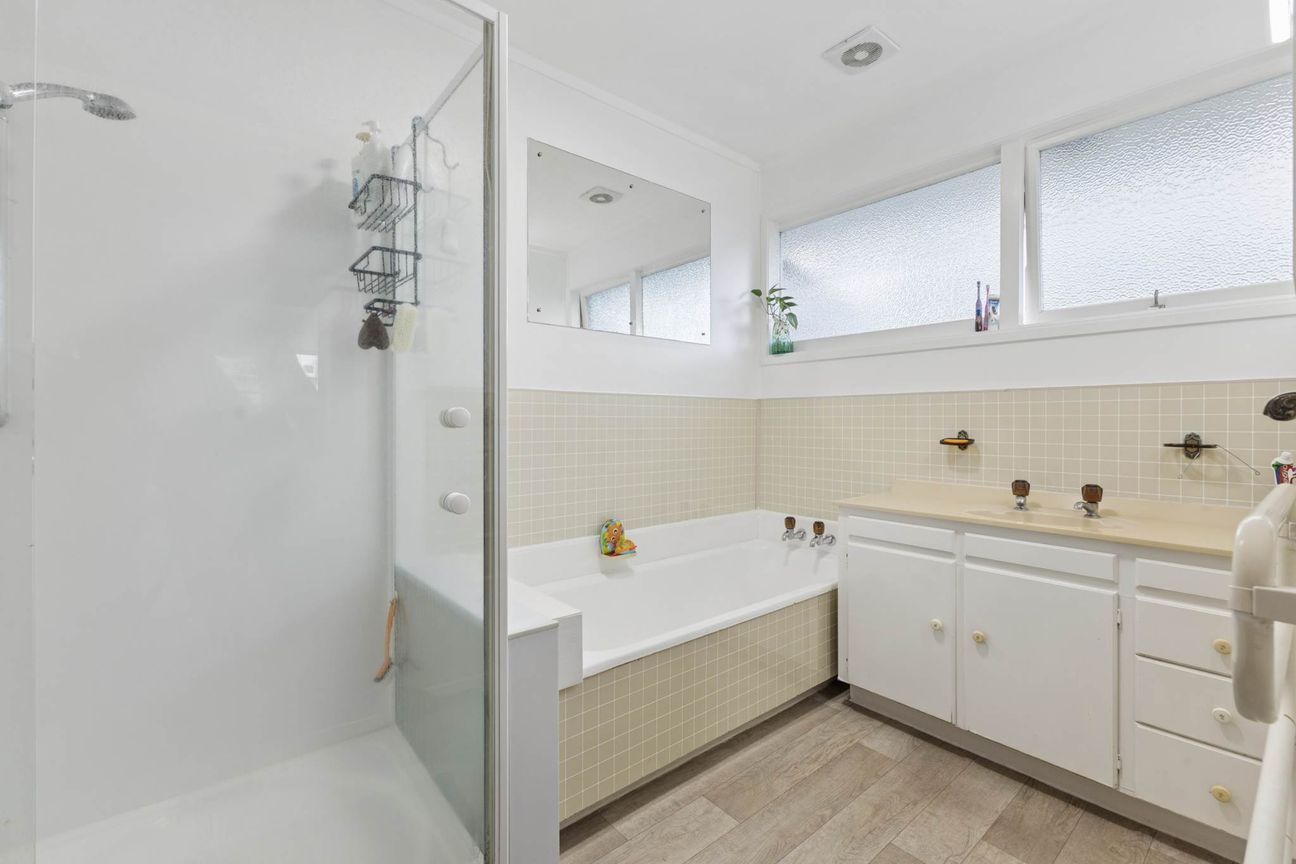 Modern Living Redefined In the heart of Pakuranga! - Mehr
