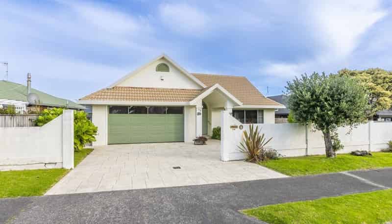 318 Manly Street, Paraparaumu Beach