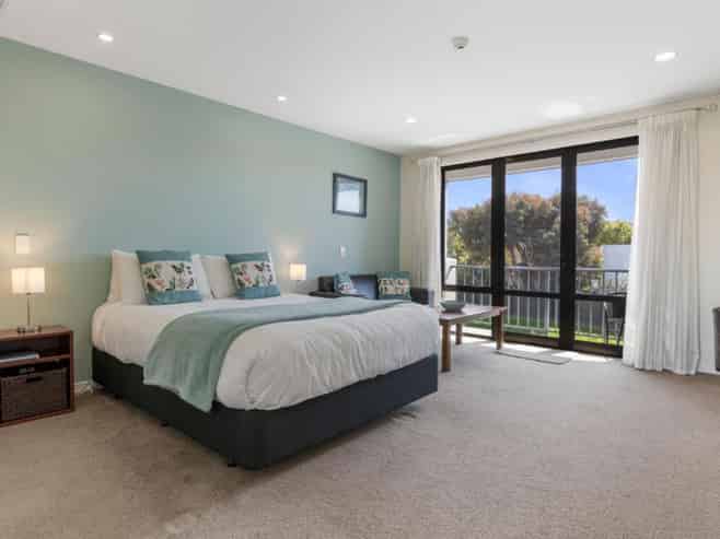 4 Star Plus 12 Unit Motel in Motueka