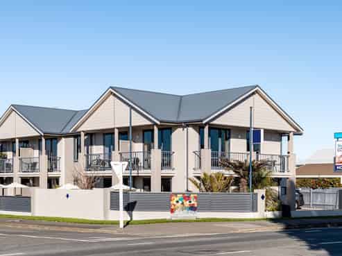 4 Star Plus 12 Unit Motel in Motueka