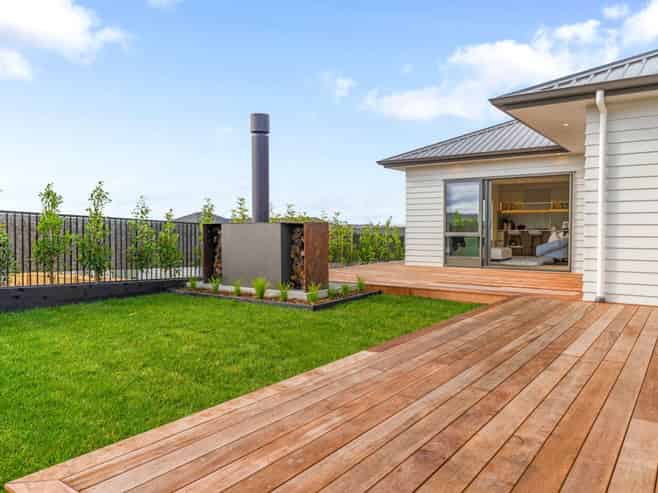 8 Lambert Road, Wainui