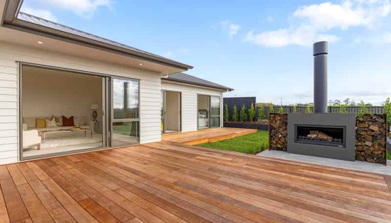 8 Lambert Road, Wainui