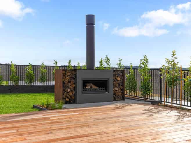 8 Lambert Road, Wainui