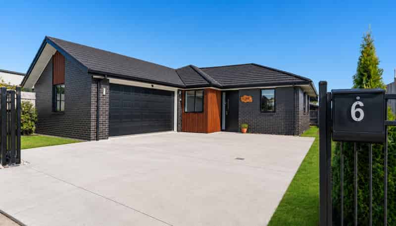 6 Heke Lane, Glenview