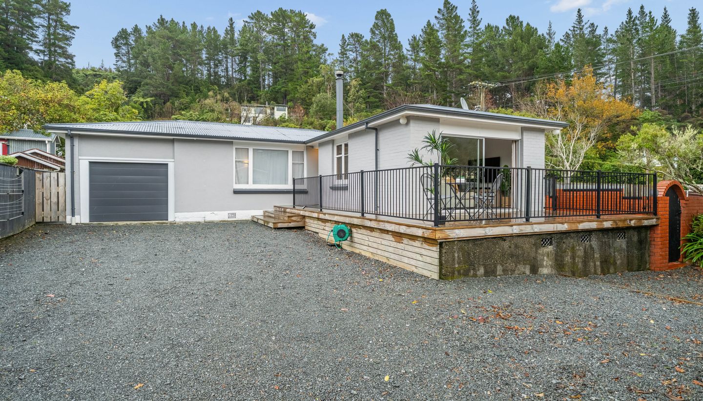 214 Plateau Road, Te Marua, Upper Hutt City, Wellington