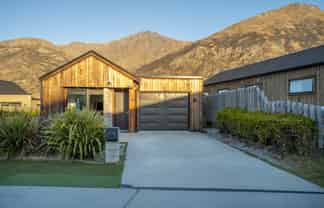 22 Huxley Place, Lake Hayes Estate