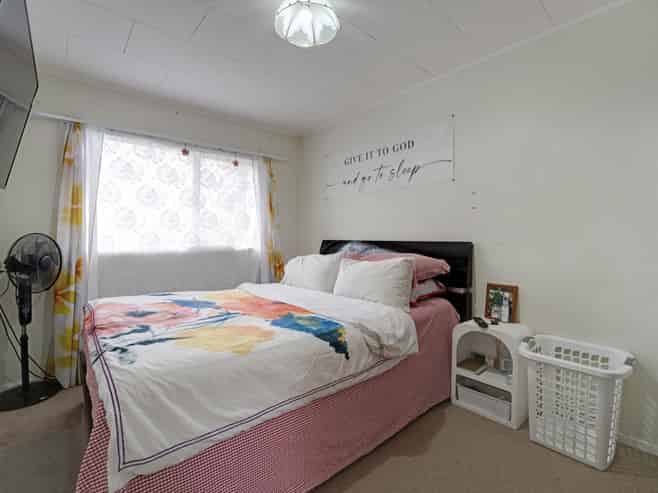 4 Bundena Place, Clendon Park