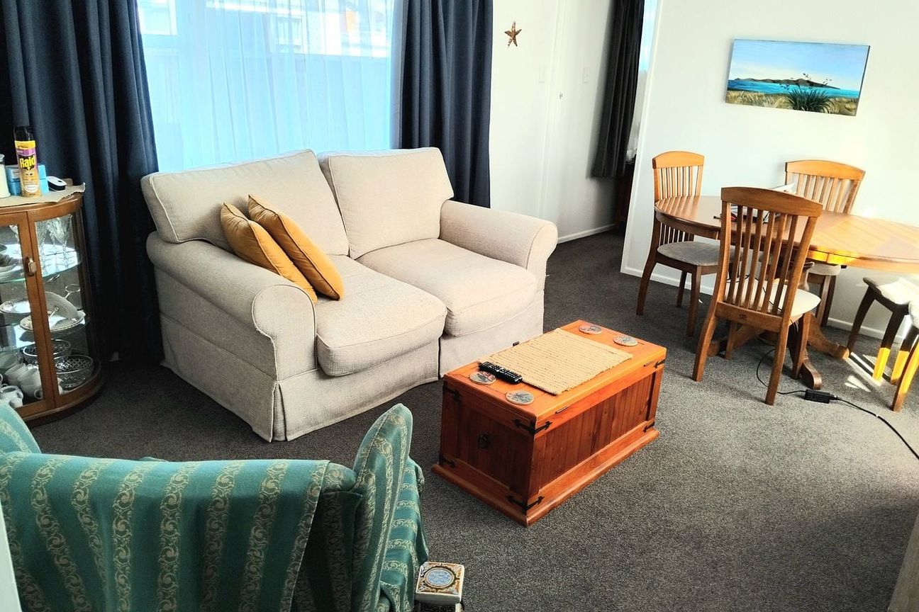 PILLANS POINT - LARGE ONE BEDROOM - Vista 2
