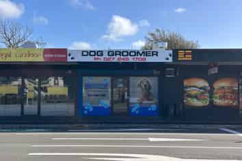 Shop in High Profile Corner Block