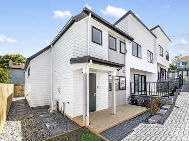 18B-D Fulljames Avenue, Three Kings