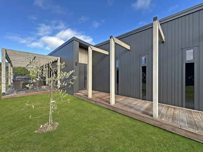 135 Lisland Drive, Kinloch