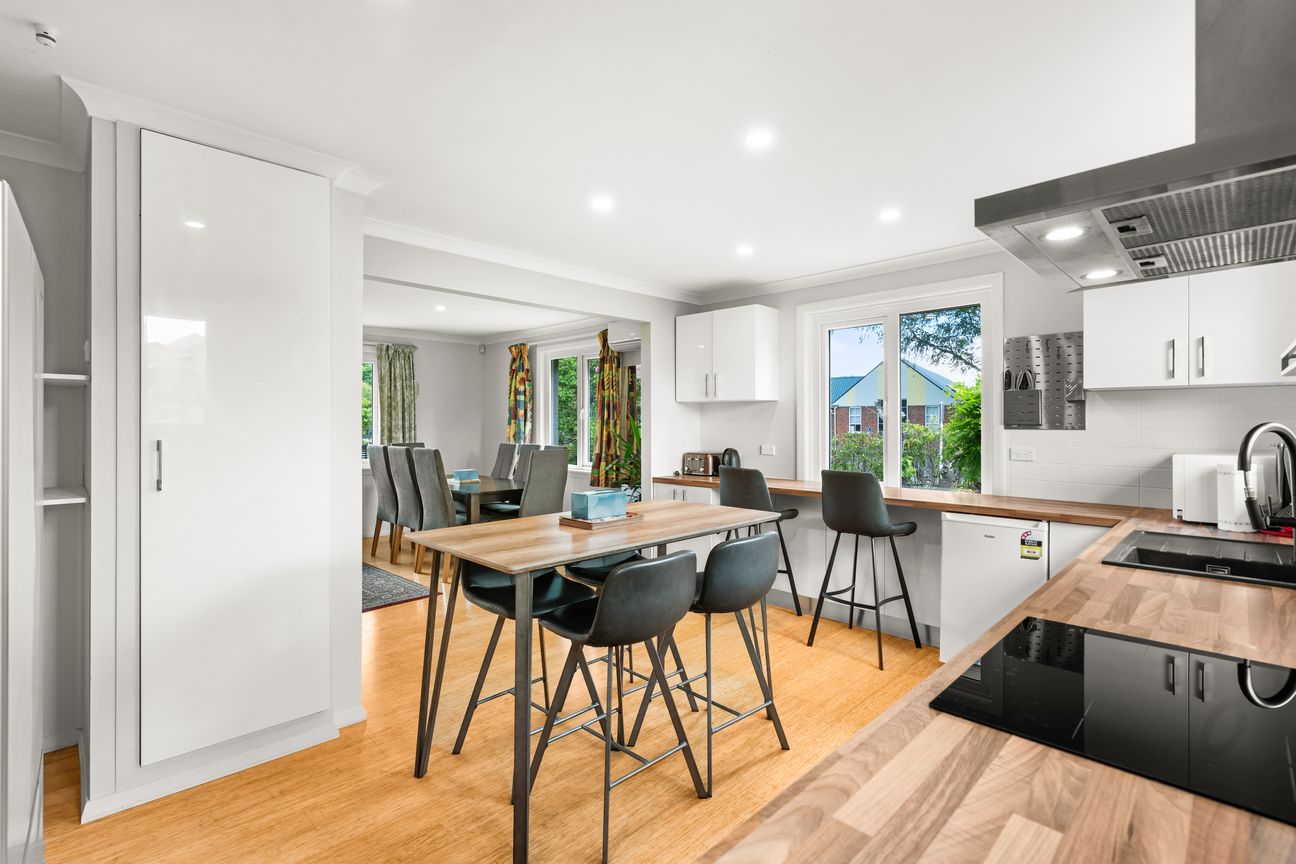 Spacious Family Living in Prime Burnside Location - Ansicht 4