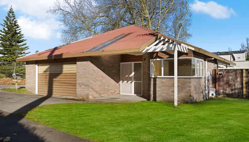 801A River Road, Chartwell