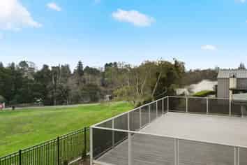 801 River Road, Chartwell