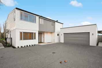 801 River Road, Chartwell
