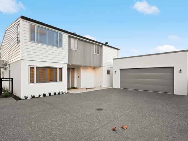 801 River Road, Chartwell