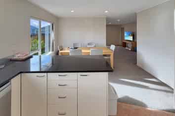 15A Tolben Place, Golflands