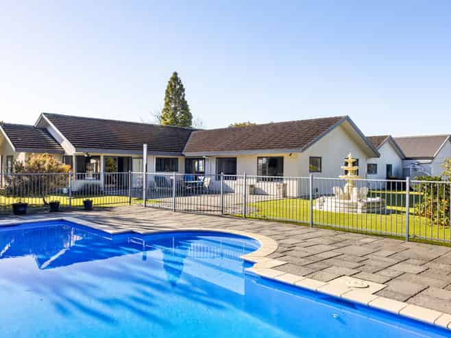 64 Athlone Drive, Cambridge