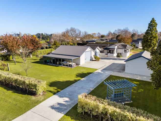 64 Athlone Drive, Cambridge