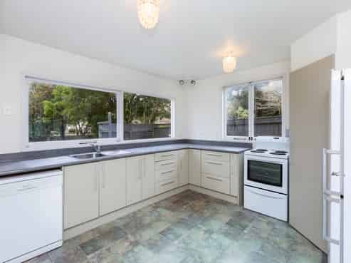 2 Gloucester Street, Silverstream