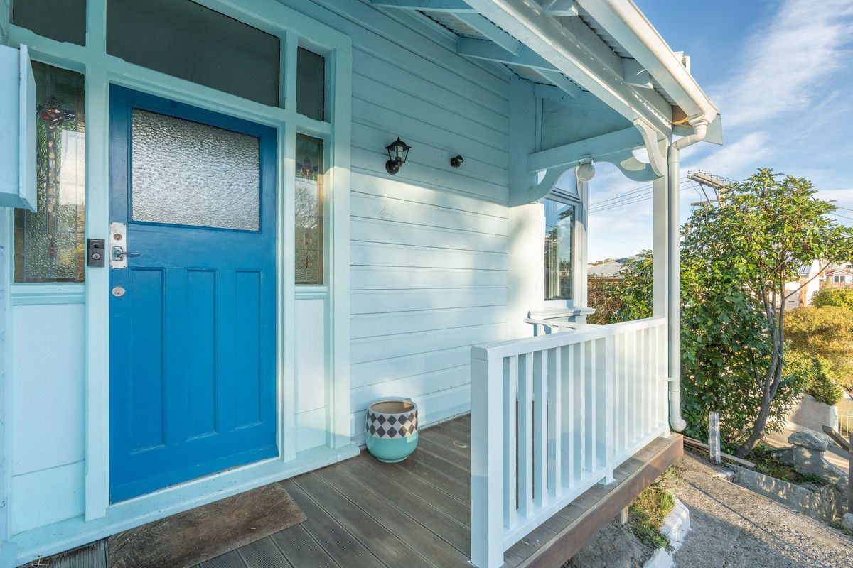 Charming Home Offering Flexible Family Living - Vista 3