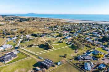 13 Strathnaver Drive, Waikawa Beach