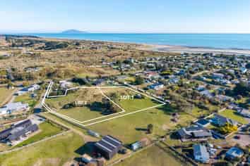 13 Strathnaver Drive, Waikawa Beach