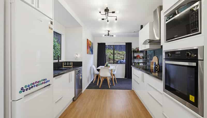 9 Westwood Road, Tawa