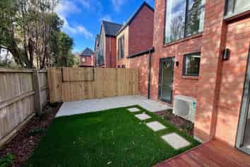 2/83 Rutherford Street, Woolston