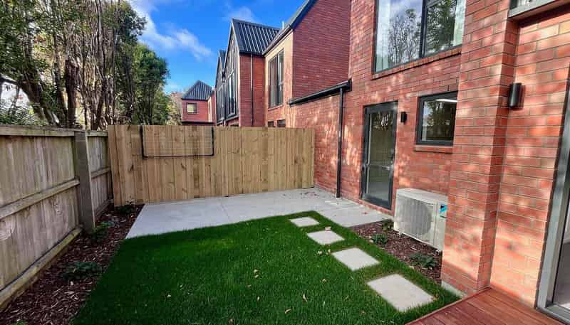 2/83 Rutherford Street, Woolston