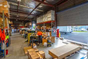 RARE INDUSTRIAL OPPORTUNITY IN MORNINGSIDE