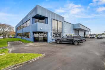 RARE INDUSTRIAL OPPORTUNITY IN MORNINGSIDE