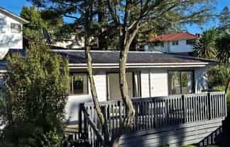 8A Wirihana Road, Titirangi