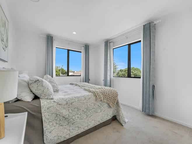 7 Waite Avenue, Mount Albert