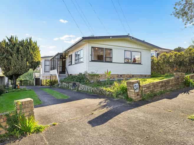 31 Laburnum Road, New Windsor