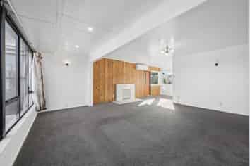 31 Laburnum Road, New Windsor