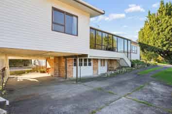 31 Laburnum Road, New Windsor
