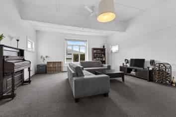 802 New North Road, Mount Albert