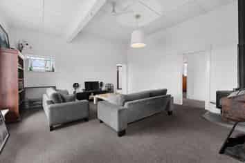 802 New North Road, Mount Albert