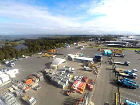 Large scale secure yard in premium location