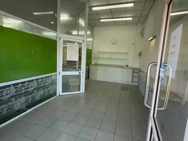 Affordable retail opportunity with car park