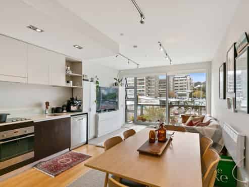 210/80 Riddiford Street , Newtown
