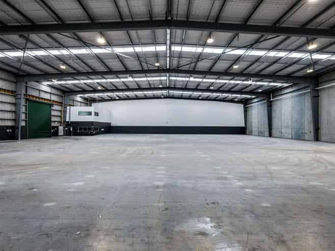2,048sqm A-grade warehouse + 1,255sqm yard