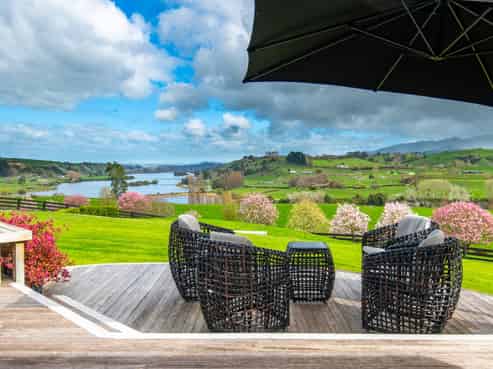Luxury Lakeview Boutique Lodge
