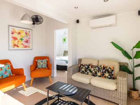 AQ/4 Bay Road, Palm Beach