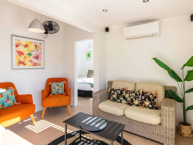 AQ/4 Bay Road, Palm Beach
