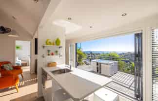 AQ/4 Bay Road, Palm Beach
