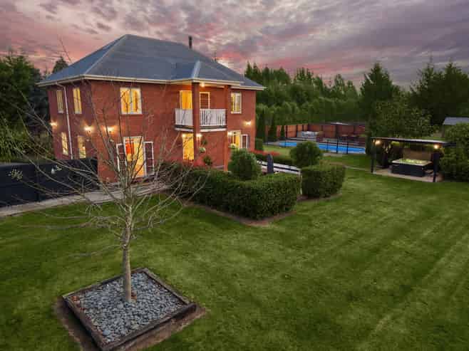 1119 Downs Road, West Eyreton